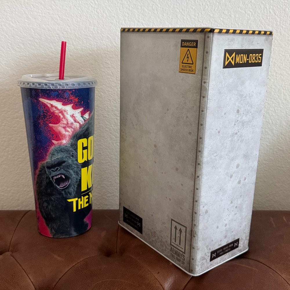 Godzilla X Kong The New Empire Cup & Popcorn Bucket Tin - Picture 3 of 5